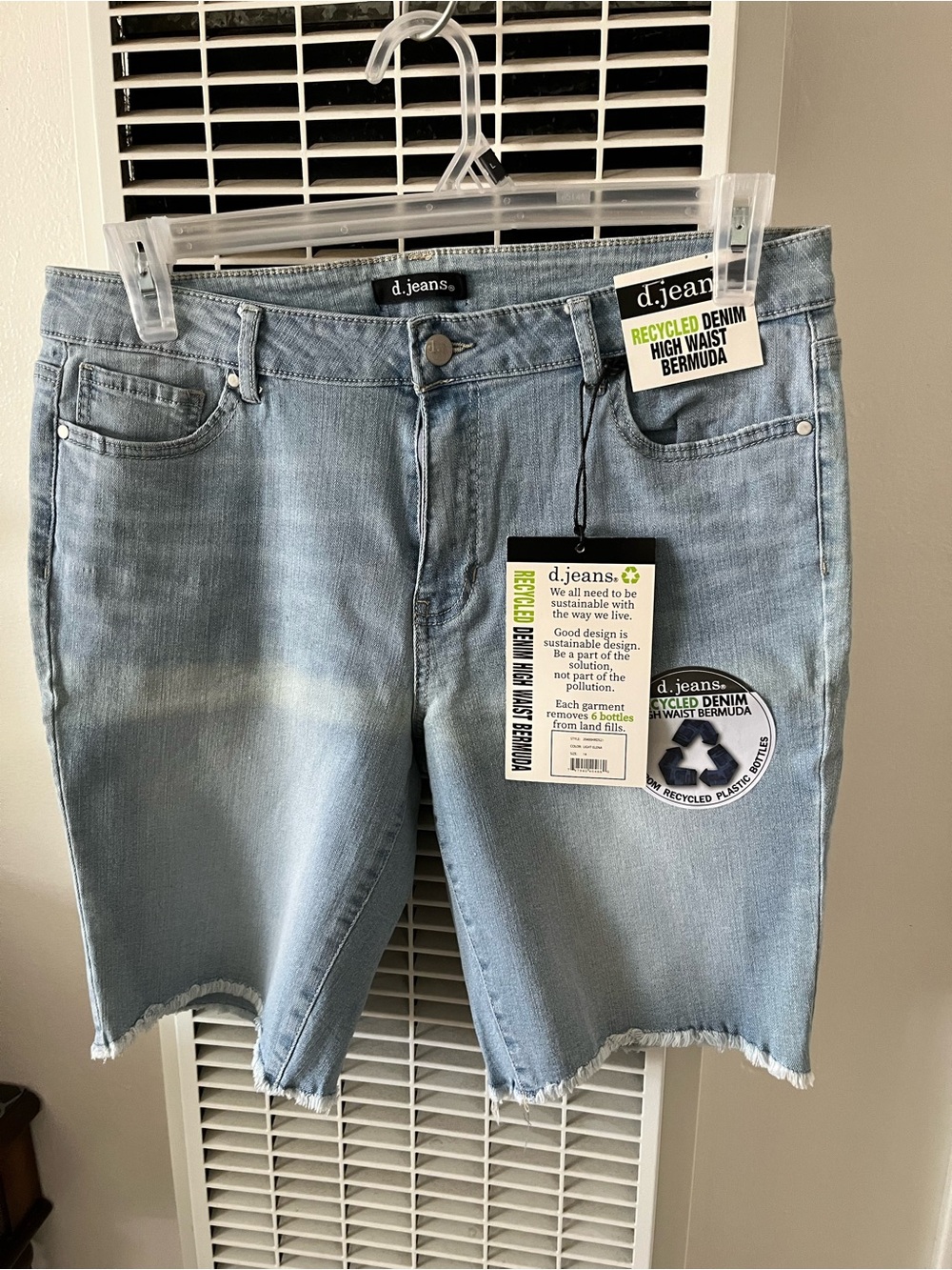 d. jeans Light Wash High-Rise Bermuda Shorts Size 14